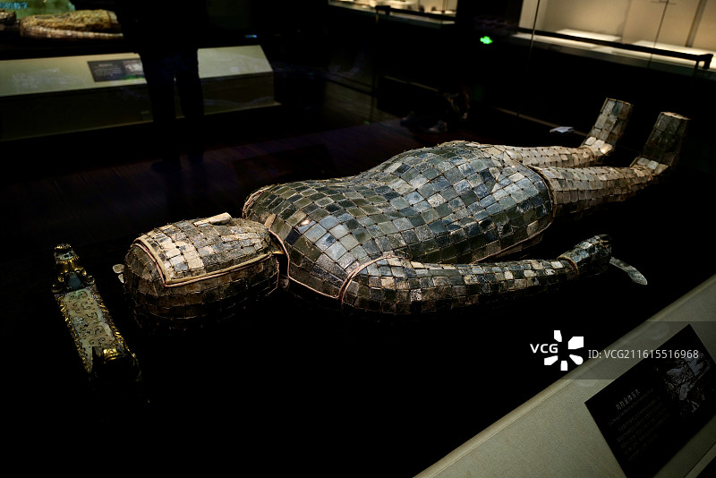 河北石家庄河北博物院镇馆之宝刘胜金缕玉衣图片素材