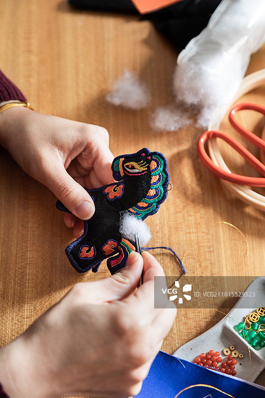 马年非遗刺绣手工布艺挂件吉祥马图片素材