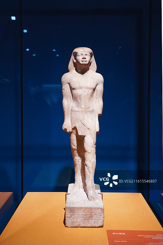 埃及国家博物馆藏后埃及时期霍尔雕像图片素材