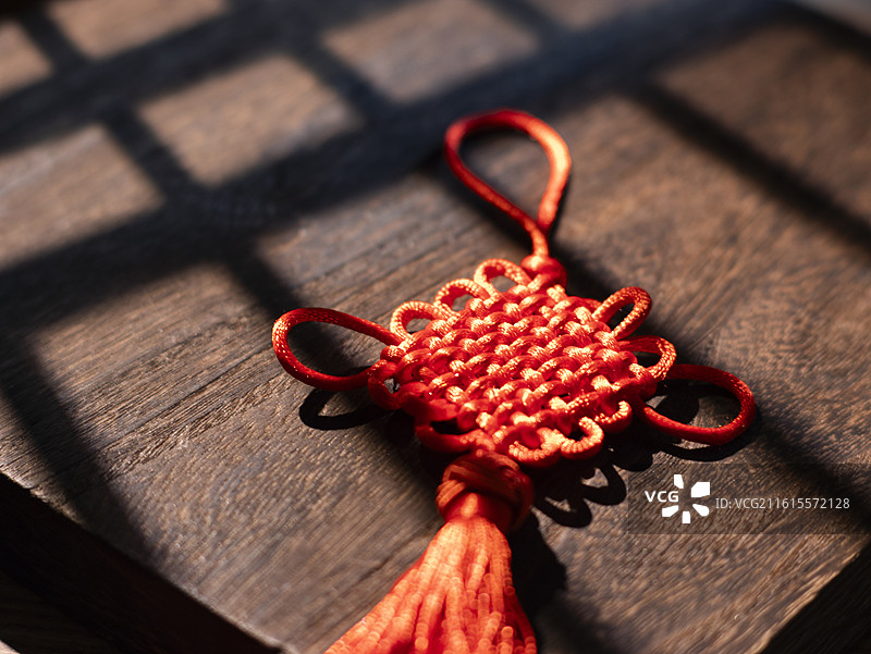 过中国腊月二十三吃糖瓜糖瓜粘图片素材