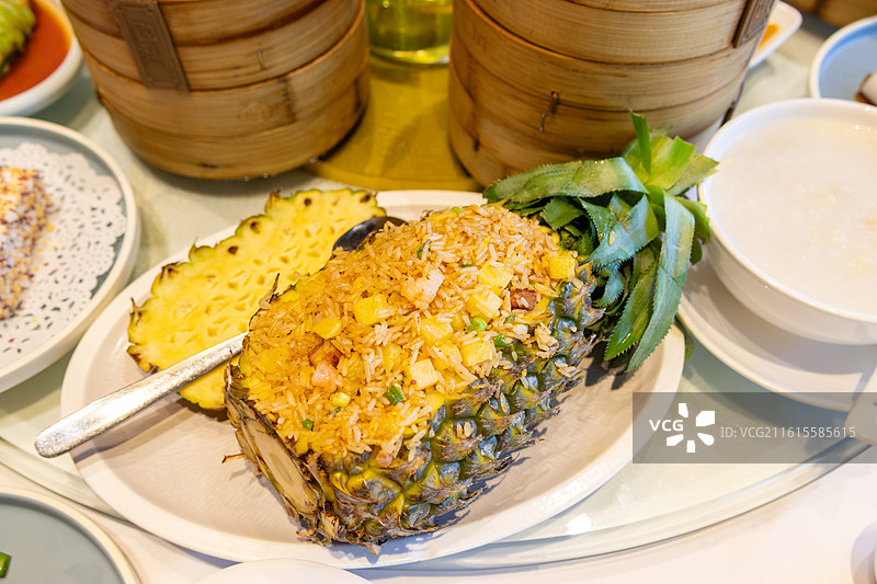 粤式菠萝海鲜炒饭图片素材
