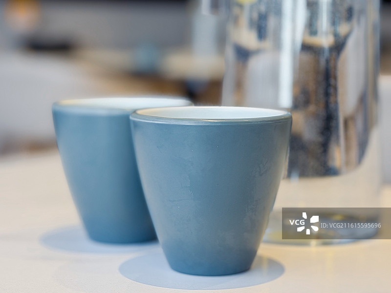 湖蓝色水杯、柠檬水图片素材