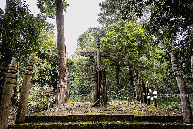 云南普洱景迈山 哎冷山 艾冷山 茶魂台 图腾 布朗族 传统文化 祭祀 祈福 少数民族文化图片素材