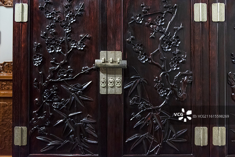 紫檀雕梅竹顶竖柜 紫檀博物馆图片素材