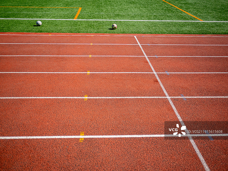 跑道，球场旁的跑道，操场图片素材