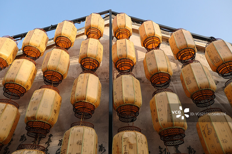 灯笼，夜景，元宵节，马年彩灯，灯会，元宵佳节，春节，年味，过年，传统节日，庆祝，祝福，手绘灯笼，红色图片素材