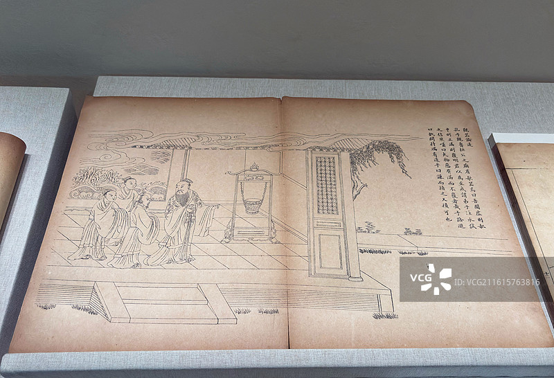 杭州奥莱美术馆展出明刻本孔子圣迹图图片素材