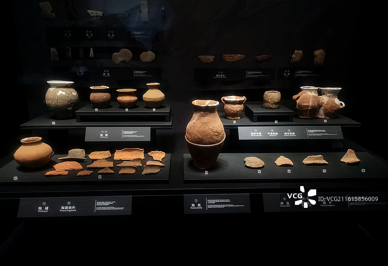 各种陶器,土陶,陶罐,红陶,四川博物院图片素材