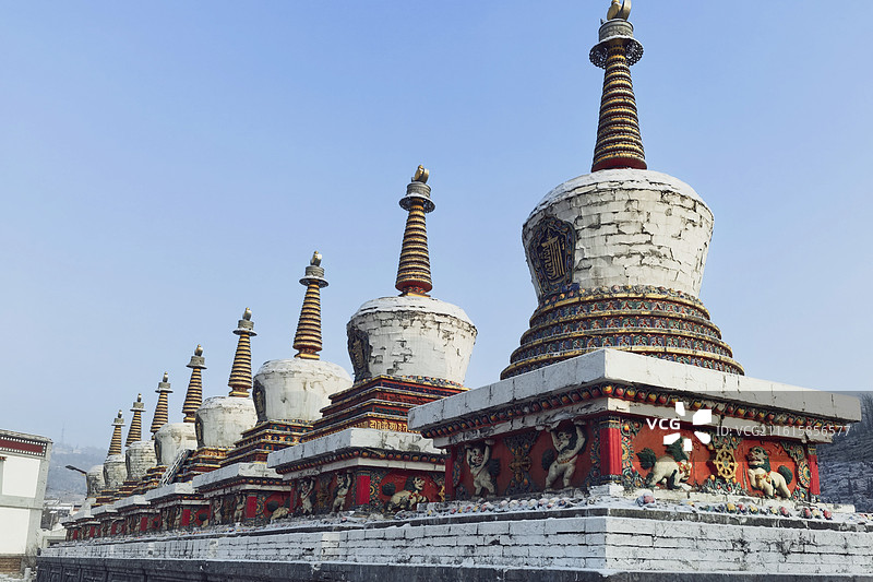 西宁塔尔寺八塔图片素材