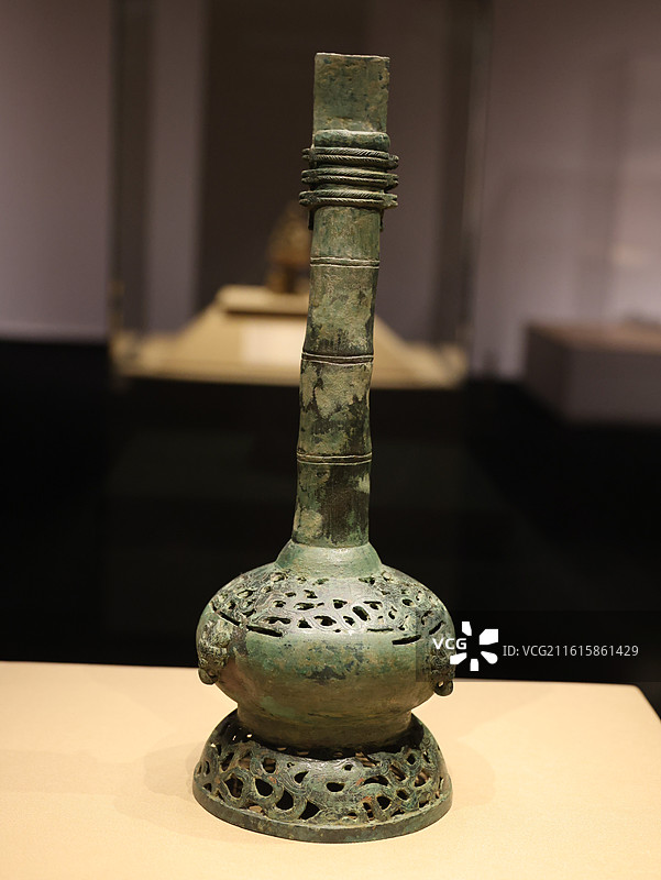 投壶（东汉，公元25年-公元220奶奶，焦作市解放区王褚乡嘉禾屯林场出土，焦作市博物馆）图片素材