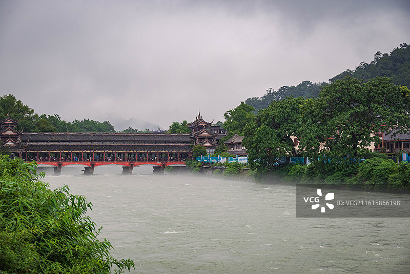 都江堰的雨季图片素材