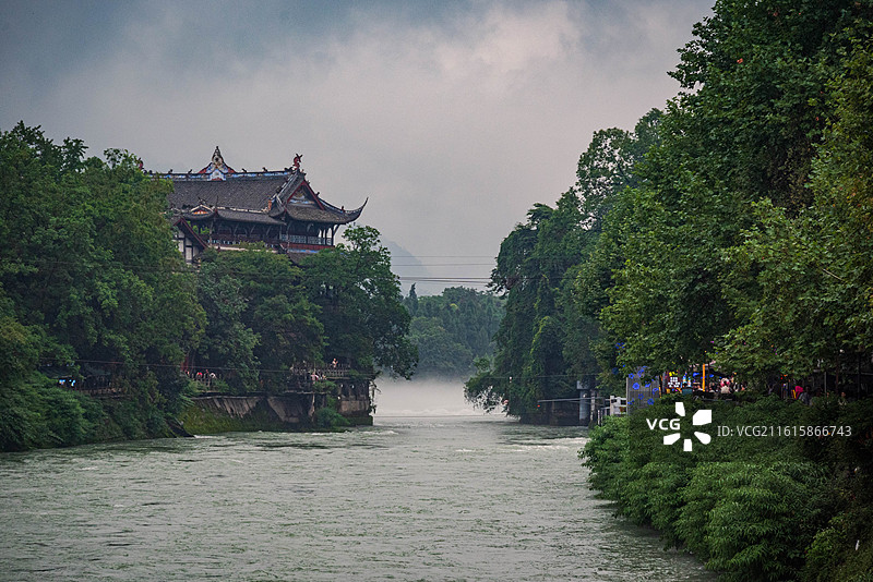都江堰的雨季图片素材