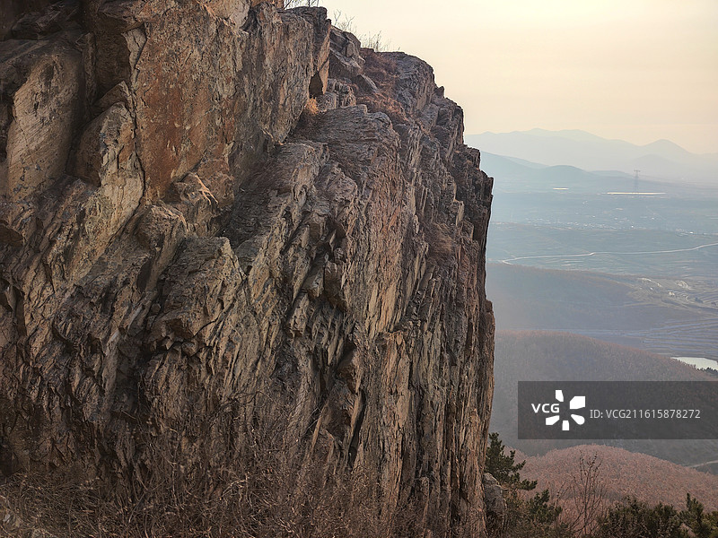 冬天大寒节气，徒步攀爬莒县屋楼崮看日出风光图片素材