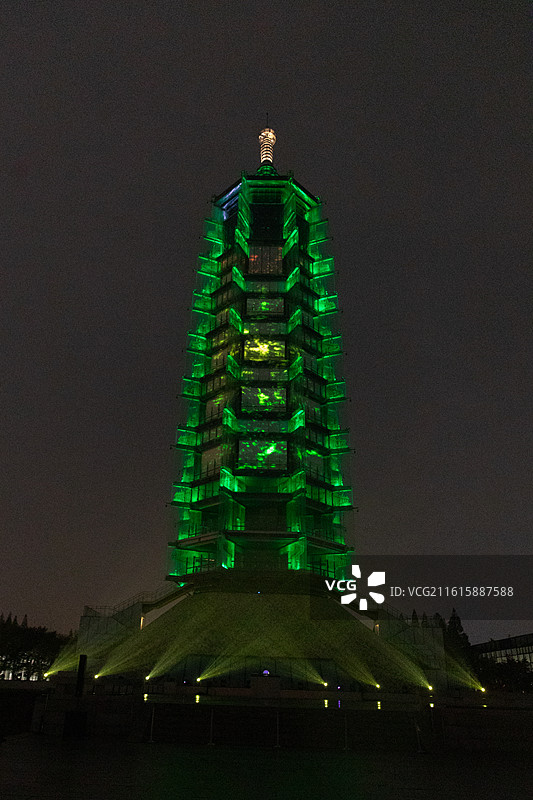 南京大报恩寺琉璃塔点灯仪式图片素材
