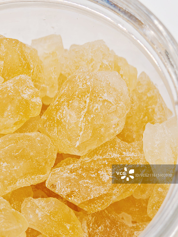 冰糖，糖，黄冰糖，结晶，晶体，淡黄色块状晶体，冰晶，水晶，矿物质，矿，晶矿图片素材