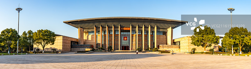 蓝天下的浙江嘉兴南湖革命纪念馆外部建筑景观图片素材