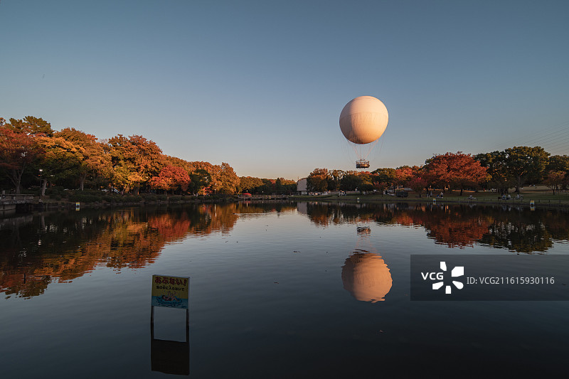 日本大阪府堺市大仙公园秋色图片素材