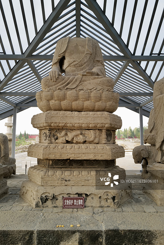 河北邯郸北响堂山石窟常乐寺遗址及北响堂山白塔（常乐寺塔）图片素材