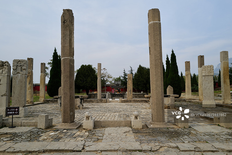河北邯郸北响堂山石窟常乐寺遗址及北响堂山白塔（常乐寺塔）图片素材