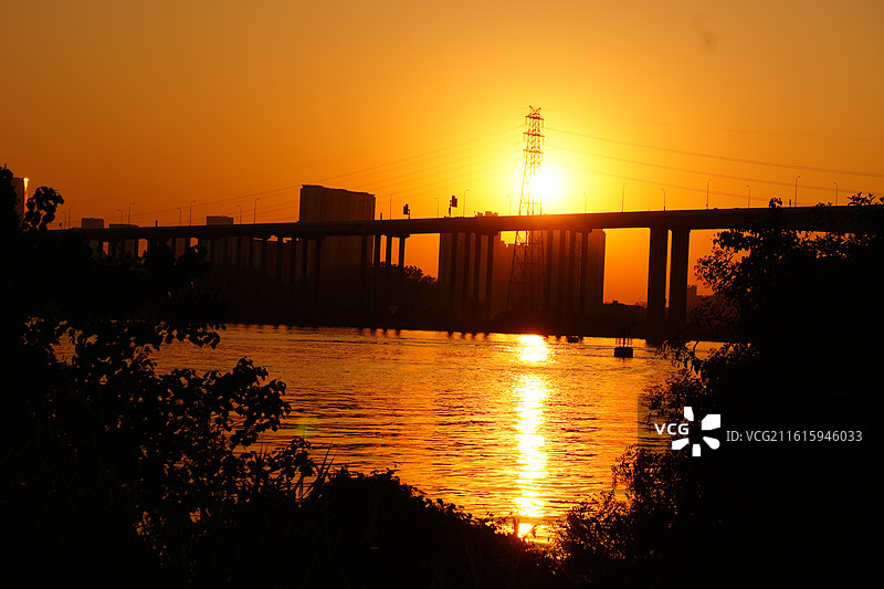 江边落日黄昏图片素材