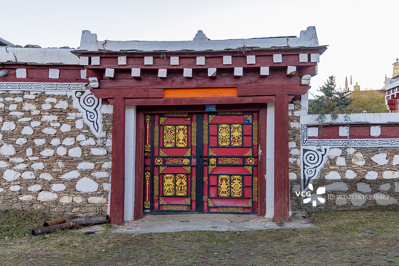 四川甘孜惠远寺的藏式民居图片素材