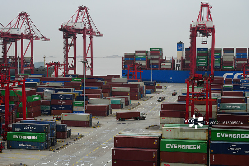 上海洋山港集装箱码头图片素材