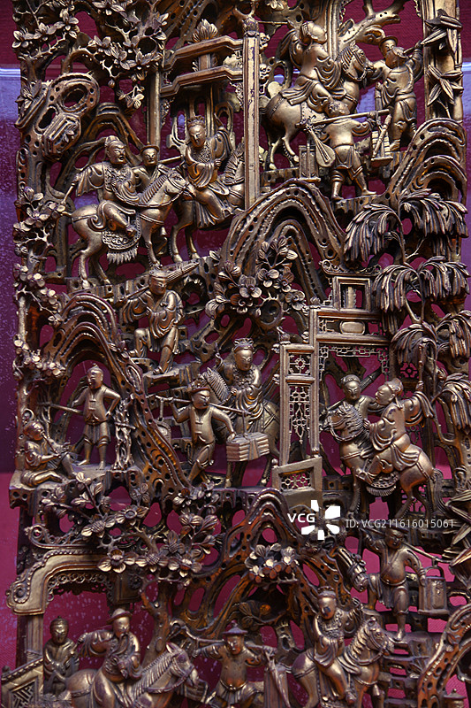 广东省博物馆 清乾隆潮州金漆木雕屏风窗花图片素材