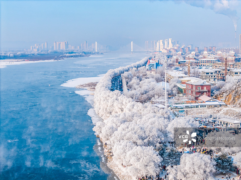 冬日松花江雾凇 吉林小雾凇岛 千缕银丝图片素材