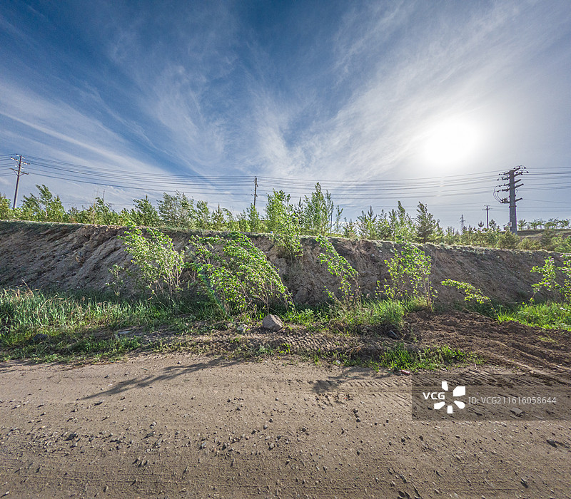 乡村公路  新疆阿勒泰 汽车广告背景图 沥青路面图片素材