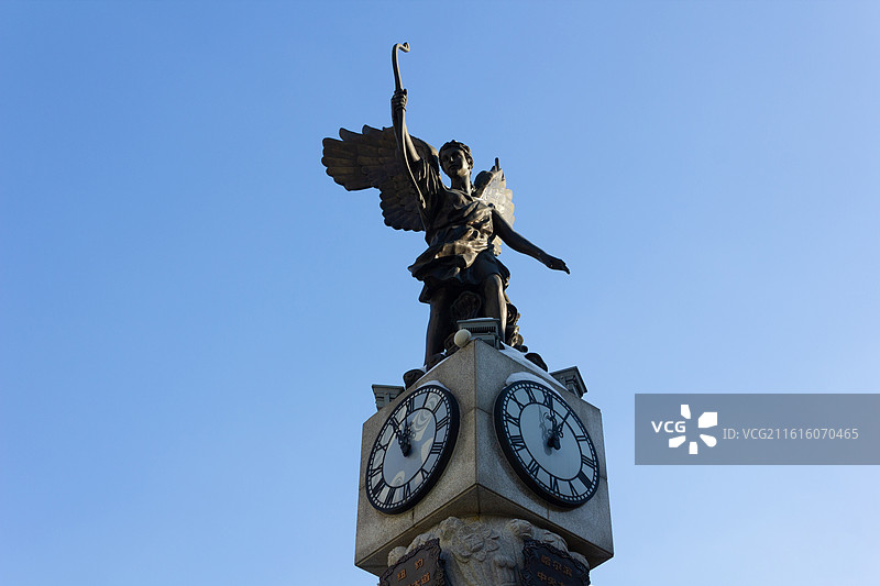 中国黑龙江哈尔滨中央大街爱神雕塑图片素材