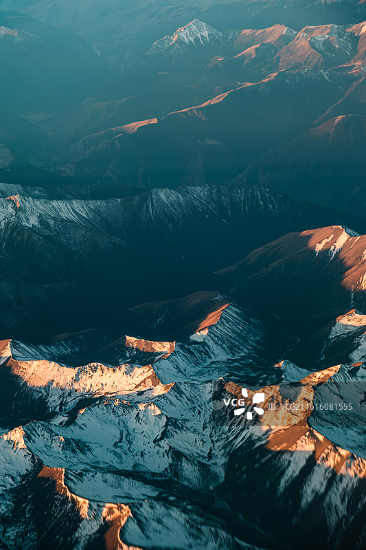 航拍横断山脉日出图片素材