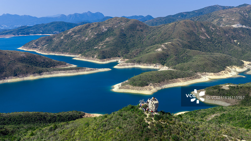 香港徒步路径麦理浩径中途打卡点蠄蟝石与万宜水库图片素材