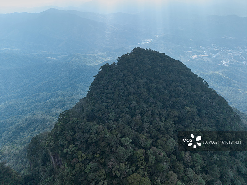 海南自贸港五指山旅游户外徒步风光图片素材