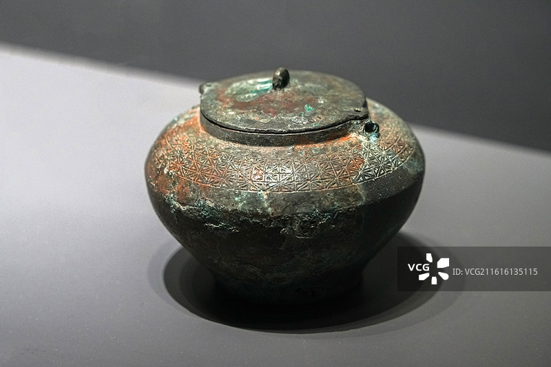 陶罐 春秋时期 临沂市莒南县大店镇老龙腰村出土山东博物馆“端端雍雍·闻于夏东-莒文化特展”图片素材