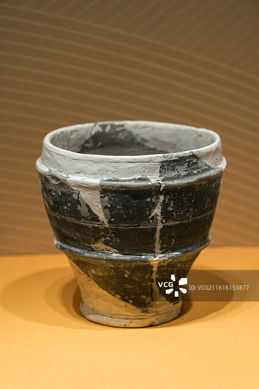 陶尊形器 岳石文化 山东平度东岳石遗址出土 山东博物馆“华夏东方-夏商周时期的东夷文化”特展图片素材