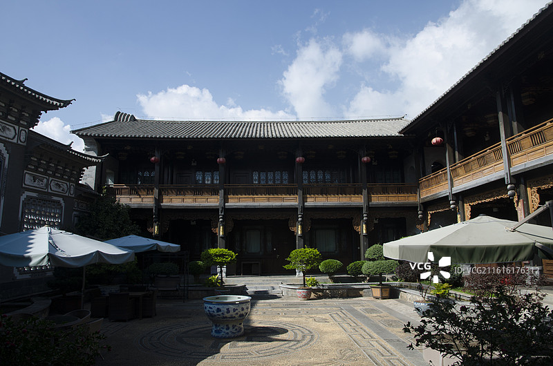 云南大理鹤庆县新华村银都风光图片素材