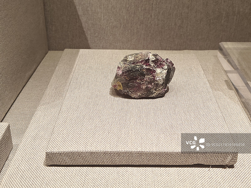 紫莹石图片素材