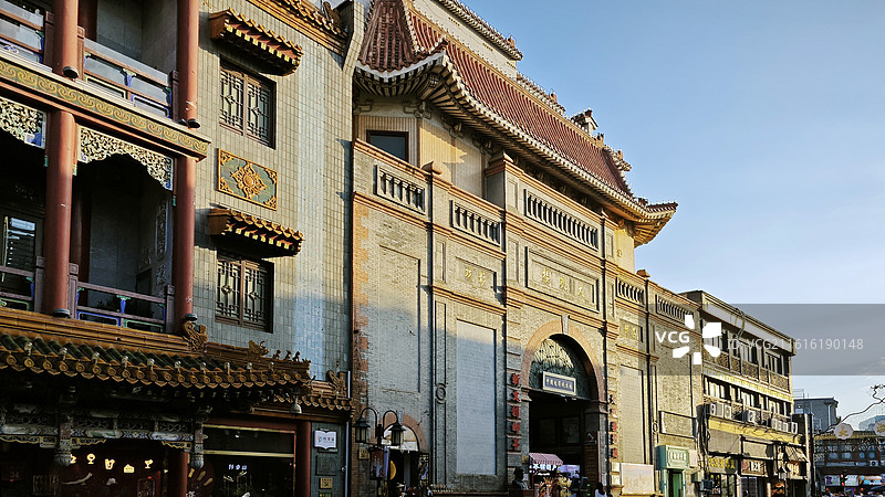 北京市西城区前门大栅栏鲜鱼口台湾会馆正阳门老字号图片素材