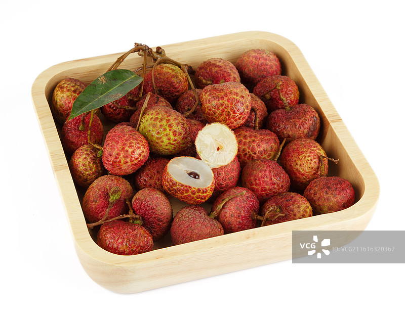 新鲜的鸡嘴荔枝孤立在白色背景上图片素材