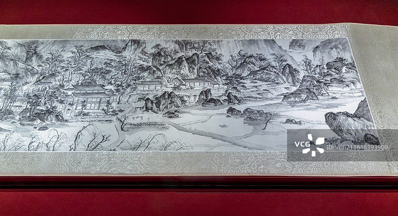 北京故宫“故宫文物南迁纪念展”：《安顺读书山华严洞图》复制件图片素材