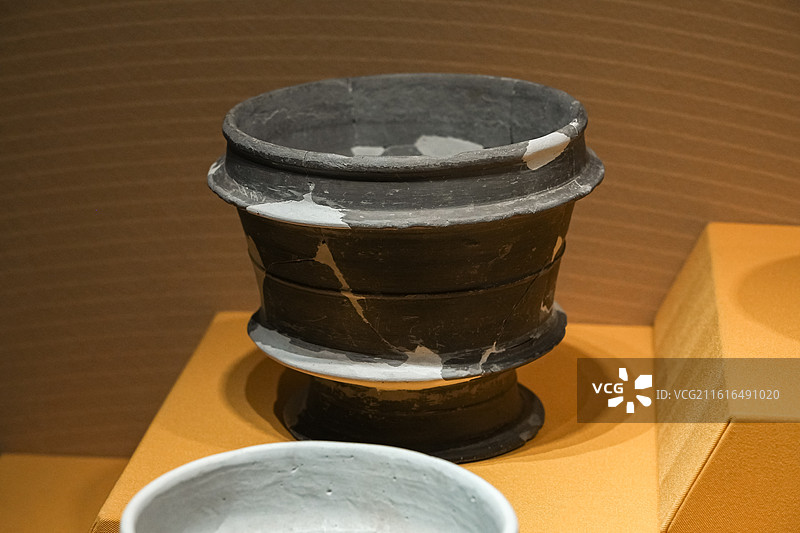 陶尊形器 岳石文化 山东泗水尹家城遗址出土 山东博物馆“华夏东方-夏商周时期的东夷文化”特展图片素材