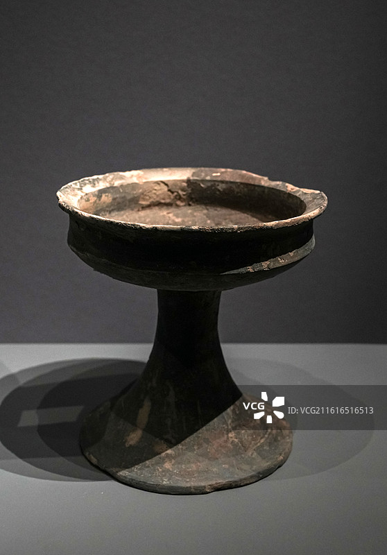 陶簋 春秋晚期 临沂市莒南县东上涧春秋墓葬出土 山东博物馆“端端雍雍·闻于夏东-莒文化特展”图片素材