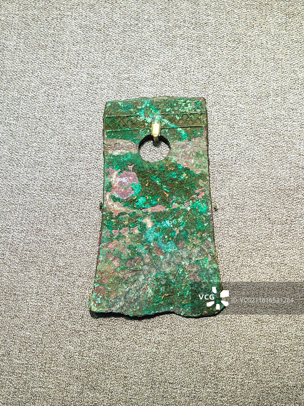 铜钺 二里头文化 河南偃师二里头遗址 中国考古博物馆（中国历史研究院）宅兹中国展厅图片素材