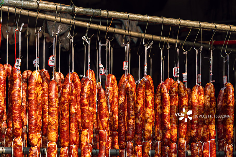 晾晒的四川腊肠图片素材