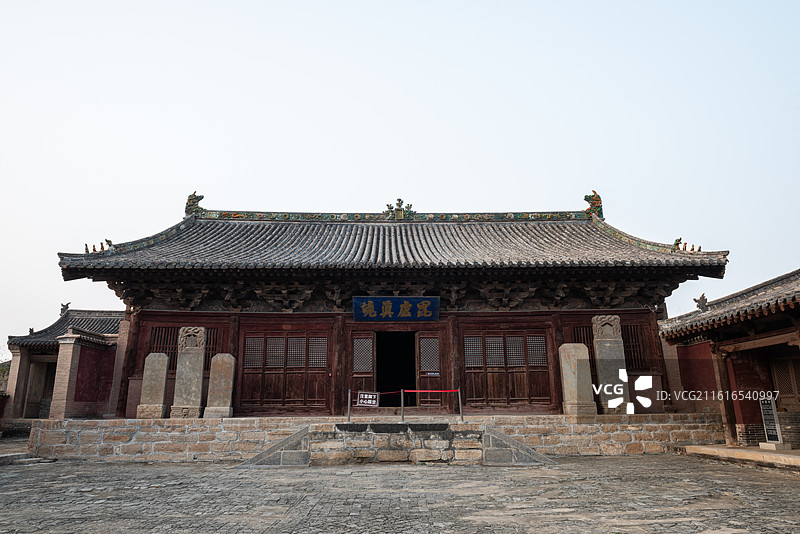 山西忻州定襄洪福寺正殿三圣殿宋代木构建筑图片素材