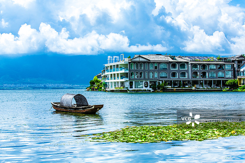 中国云南省大理市双廊古镇洱海湖滨自然风光图片素材