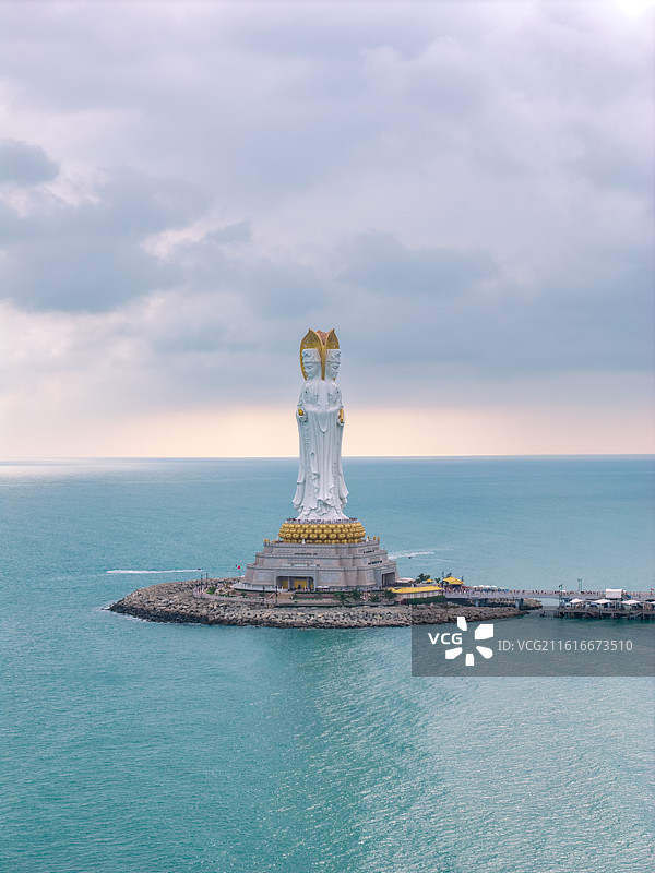 三亚南山文化旅游区海上观音像航拍（南海观音）图片素材