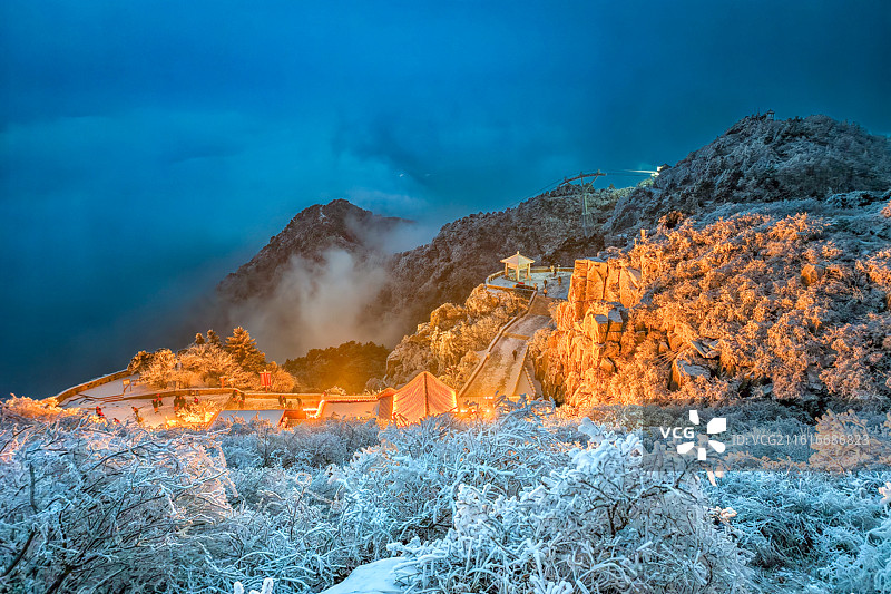 当2026年1月18日的雪漫过岱宗之巅，泰山便以银装素裹之姿，成为五岳中最雄浑的冬日画卷。图片素材