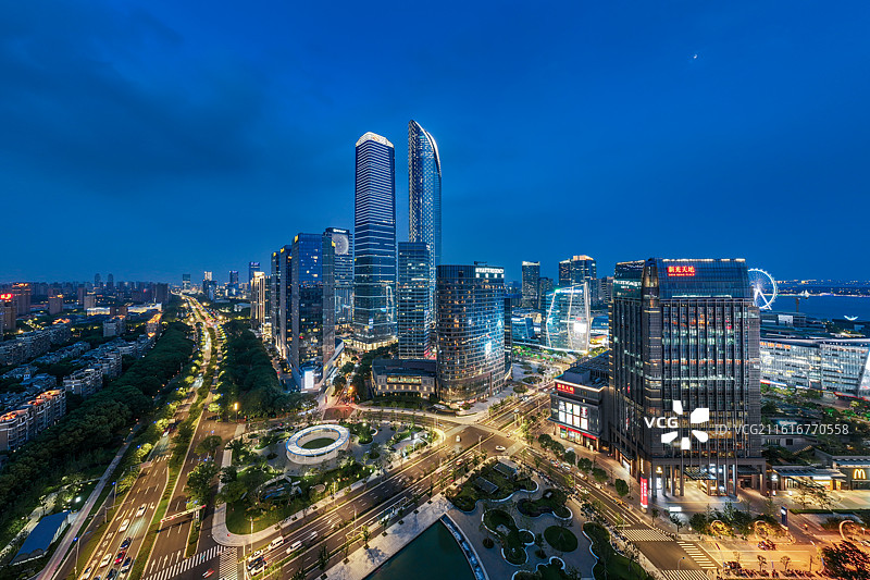 苏州CBD夜景 晚霞 东方之门 国金中心图片素材