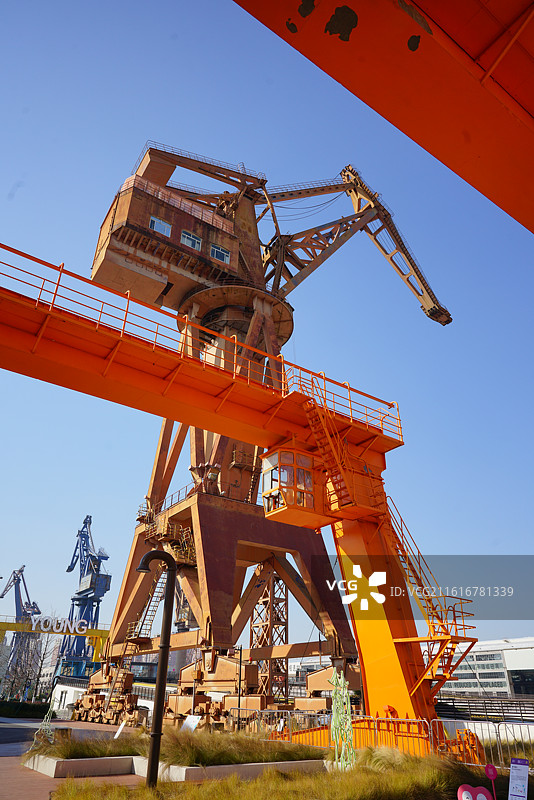 船厂吊车 复兴岛船台PARK图片素材